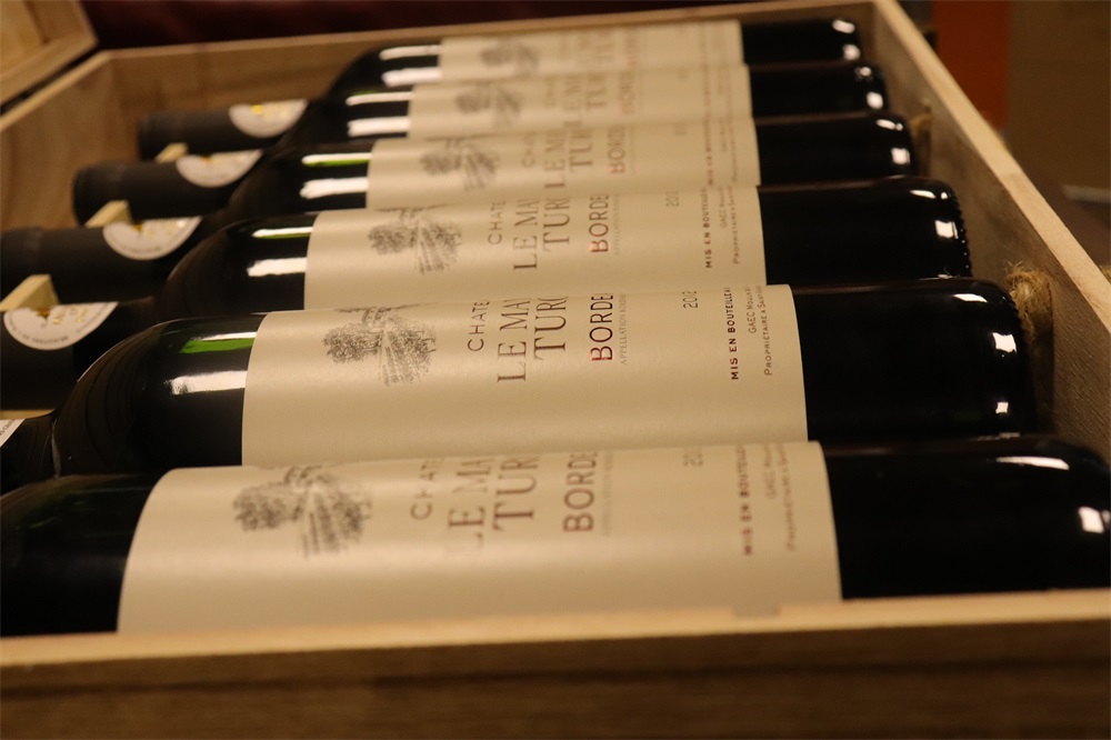 代理哪種牌子來(lái)開(kāi)拓進(jìn)口紅酒業(yè)務(wù)好